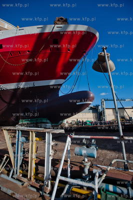 Stocznia Gdansk. Pochylnia B1. Wodowanie promu pasazersko-samochodowego...