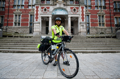 Politechnika Gdanska. Start wyprawy rowerowej do okola...