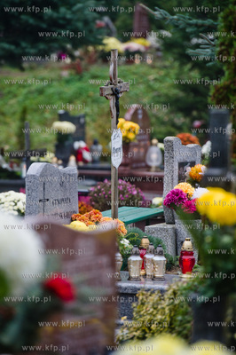 Gdansk. Cmentarz Lostowicki. Dzien Wszystkich Swietych....