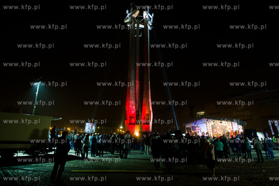Gdansk. Plac Solidarnosci. Swieto Zmarlych. Litania...