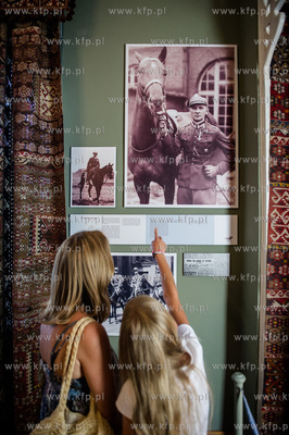 Muzeum Sopotu. Kuratorskie oprowadzanie po wystawie...