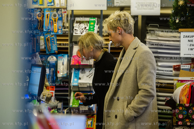 Radek Pestka, zwyciezca TOP MODEL na zakupach z siostra...