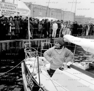 Kapitan Krystyna Chojnowska - Liskiewicz wyrusza z...