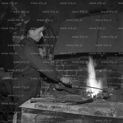 W zakładzie kowalskim Zdzisława Malinowskiego we...