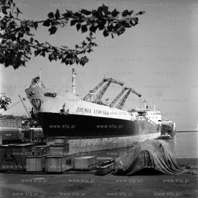 Statek Ziemia Lubuska w porcie gdyńskim. 
1968
0005009z_1968
Fot....