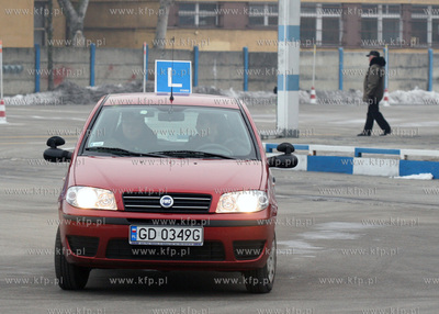 Pomorski Osrodek Ruchu Drogowego. Prowo jazdy po nowemu.
16.01.2006
fot....