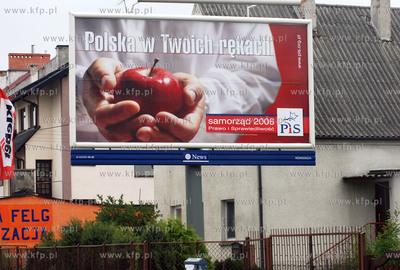 Wejherowo. Wyborcze bilboardy PiS przy Drodze Krajowej...