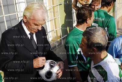 Otwarcie boiska pilkarskiego ze sztuczna nawirzchnia...