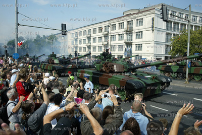 Warszawa - defilada wojskowa z okazji swieta Wojska...