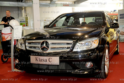 Trojmiejskie Targi Motoryzacyjne w hali wystawienniczej...