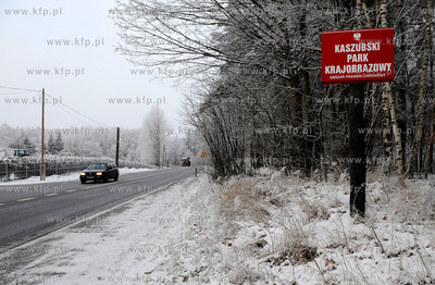 Zimowa aura na drodze krajowej nr 20, Koscierzyna -...