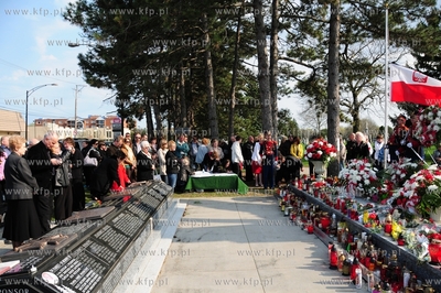 Chicago. Pomnik Katynski. Polonia sklada hold ofiarom...