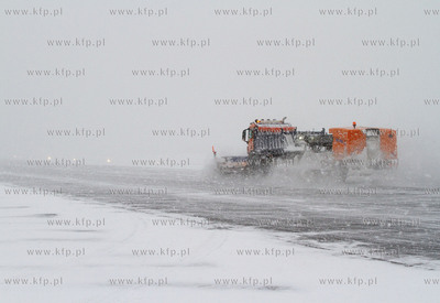 Gdansk, Rebiechowo. Akcja zima w Porcie Lotniczym Gdansk...