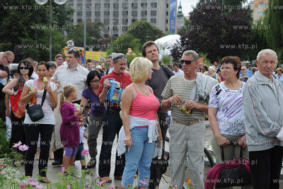 Gdynia. Skwer Kosciuszki. Wymiana zwyklych dwuzlotowek...