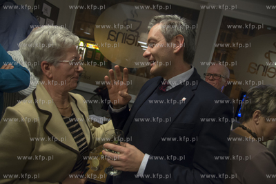 Wieczor wyborczy w sztabie kandydata na prezydenta...