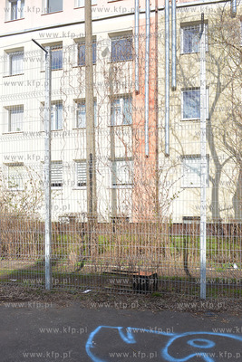 Gdynia. Kradziez skarbony z pieniedzmi z kosciola sw....