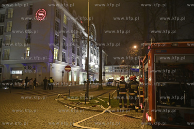 Sopot. Hotel Sheraton. Przed godzina 17 sluzby otrzymaly...