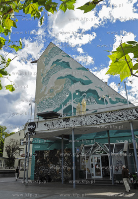 Sopot. Plac Przyjaciol Sopotu. Mural, ktory powstal...