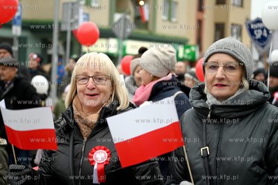 Rumia. Parada z okazji 106. rocznicy odzyskania niepodleg?o?ci...