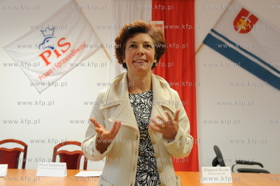 Posel Nelly Rokita w biurze poselskim Zbigniewa Kozaka...