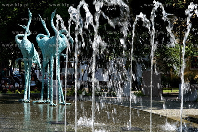 Gdansk Wrzeszcz. Fontanna z czaplami.
4.07.2009
fot....