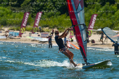 Plaza w Sopocie, przy Sopockim Klubie Zeglarskim. Briefing...