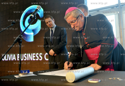 Uroczyste poswiecenie i wmurowanie kamienia wegielnego...