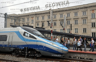 Stacja PKP Gdynia Glowna. Pokaz testowego pociagu pendolino....