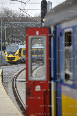 Przystanek SKM Gdansk Srodmiescie.  Nowy pociag SKM...