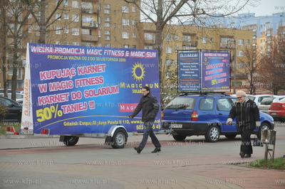 Gdańsk Zaspa, Rozstaje. Ul. Żwirki i Wigury. Reklama...