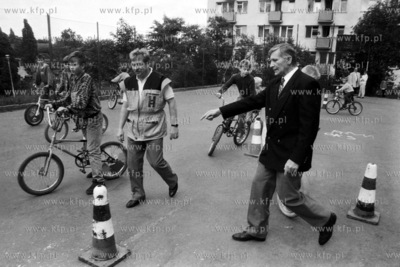 Festyn na ul. Koralowej w Gdańsku Oruni. Prowadził...