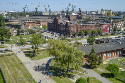 Gdansk. Widok z tarasu Europejskiego Centrum Solidarności...