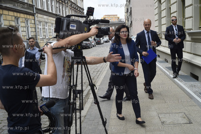 Przekazanie sześciu rodzinom kluczy do nowo wyremontowanej...