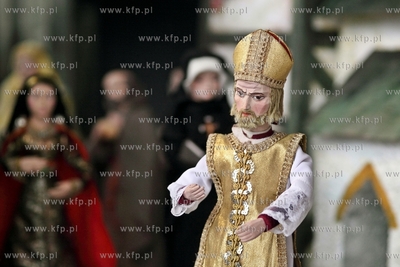 Ruchoma szopka bozonarodzeniowa w kosciele sw. Trojcy...