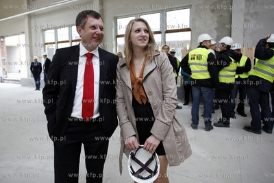 Uroczystosc zawieszenia wiechy na budowie budynku 2...