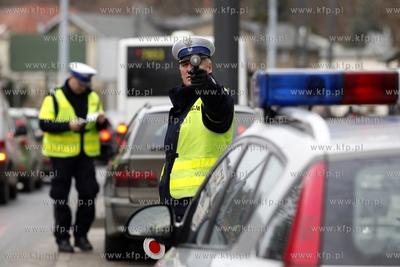 Kontrola policjantow ruchu drogowego przy ul.Niepodleglosci...