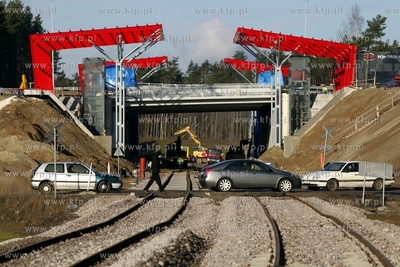 Objazd budowanego wiaduktu w ciagu ulicy Budowlanych...