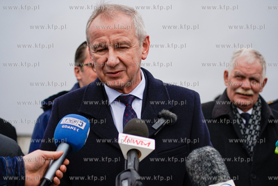 Oficjalne otwarcie wiaduktu w Niestępowie, który...