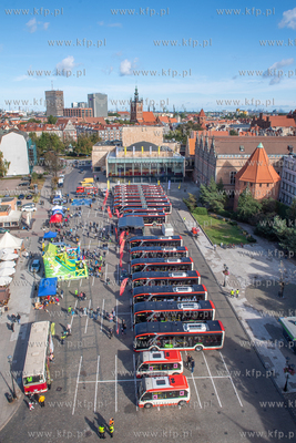 Targ Węglowy w Gdańsku. Piknik rodzinny podczas którego...
