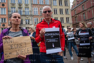 Gdańsk, okolice Dworu Artusa. Ani Jednej Więcej!...