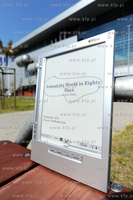 Mobilny czytnik iLiad firmy iRex Technologies jest...