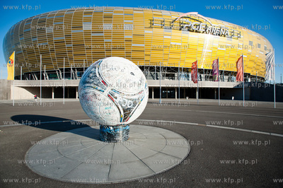 Gdansk. Stadion PGE Arena. Nz pilka z podpisami, ktora...
