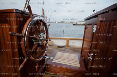 Gdansk. Stocznia Remontowa. Prezentacja zaglowca STS...