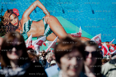 Gdansk. Manifestacja sympatykow Prawa i Sprawiedliwosci...