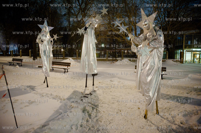 Gdansk. Zieleniec przy pomniku Jana Heweliusza. Widowisko...