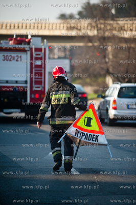 Gdansk. Ul. Okopowa. Wypadek samochodu dostawczego...