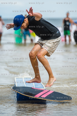 Gdańsk. Plaża Jelitkowo. Zawody Dakine Polish Skimboarding...