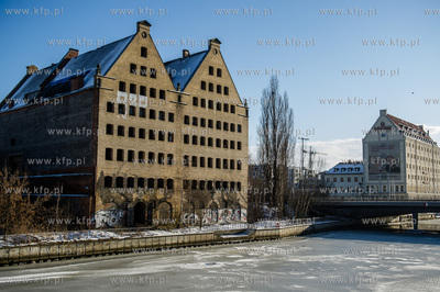Gdańsk. Mroźny, słoneczny, zimowy dzień. Minusowe...