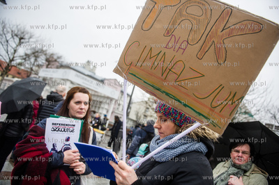Plac Przyjaciół SopotuHappening pt. Nie róbcie nas...
