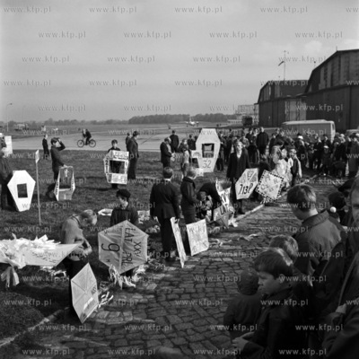 XII Zawody Latawcow na terenie lotniska w Gdansku Wrzeszczu.
28.09.1970
0002628z_pazdziernik1970
Fot....